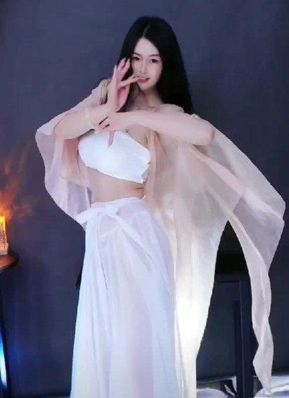 [小姐姐]抖音主播伊人会员直播热舞[7v/252.5M]